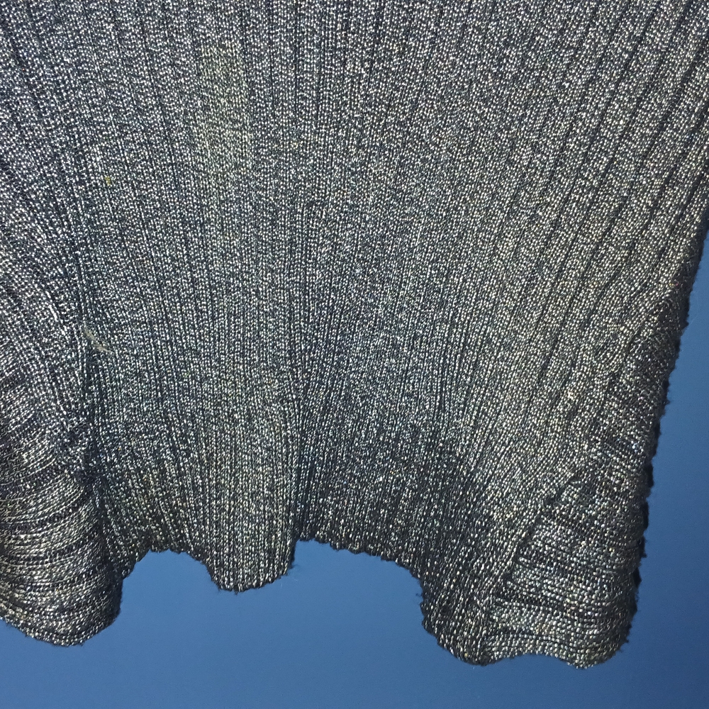Vintage 90's Elegant Metallic V-Neck Sweater with Bold Accents - Picture 13 of 14